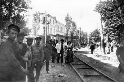 Прикрепленное изображение: 38 Укладка трамвайных линий на ул.Салгирной (Кирова).jpg